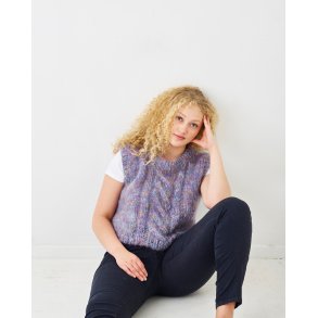 Vest med fletting i dobbel trd (digital)