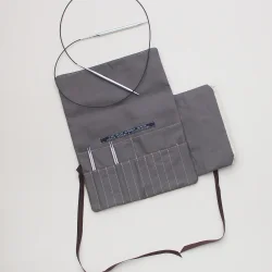 Amber the Raven - Needle Case