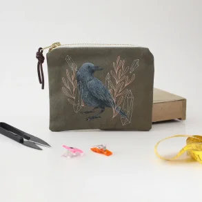 Amber the Raven - Zipper Pouch