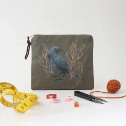 Amber the Raven - Zipper Pouch