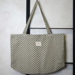 Oli Large Tote Bag