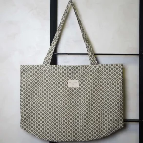 Oli Large Tote Bag